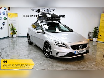 Used Volvo V40 2018 for sale - 76586682: Photo