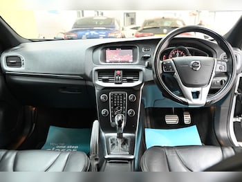 Used Volvo V40 2018 for sale - 76586682: Photo