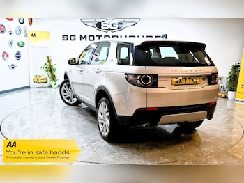 Used Land Rover Discovery Sport 2017 for sale - 78336397: Photo