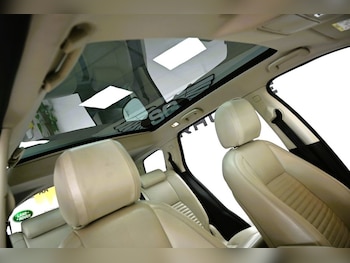 Used Land Rover Discovery Sport 2017 for sale - 78336397: Photo