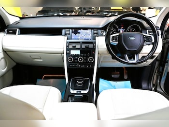 Used Land Rover Discovery Sport 2017 for sale - 78336397: Photo