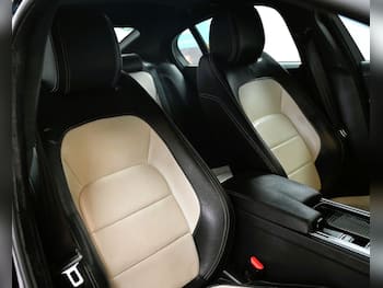 Used Jaguar XE 2018 for sale - 79822669: Photo