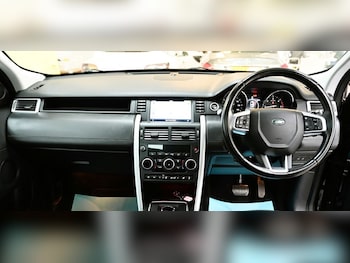 Used Land Rover Discovery Sport 2017 for sale - 75276000: Photo