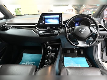 Used Toyota C-HR 2018 for sale - 78246644: Photo