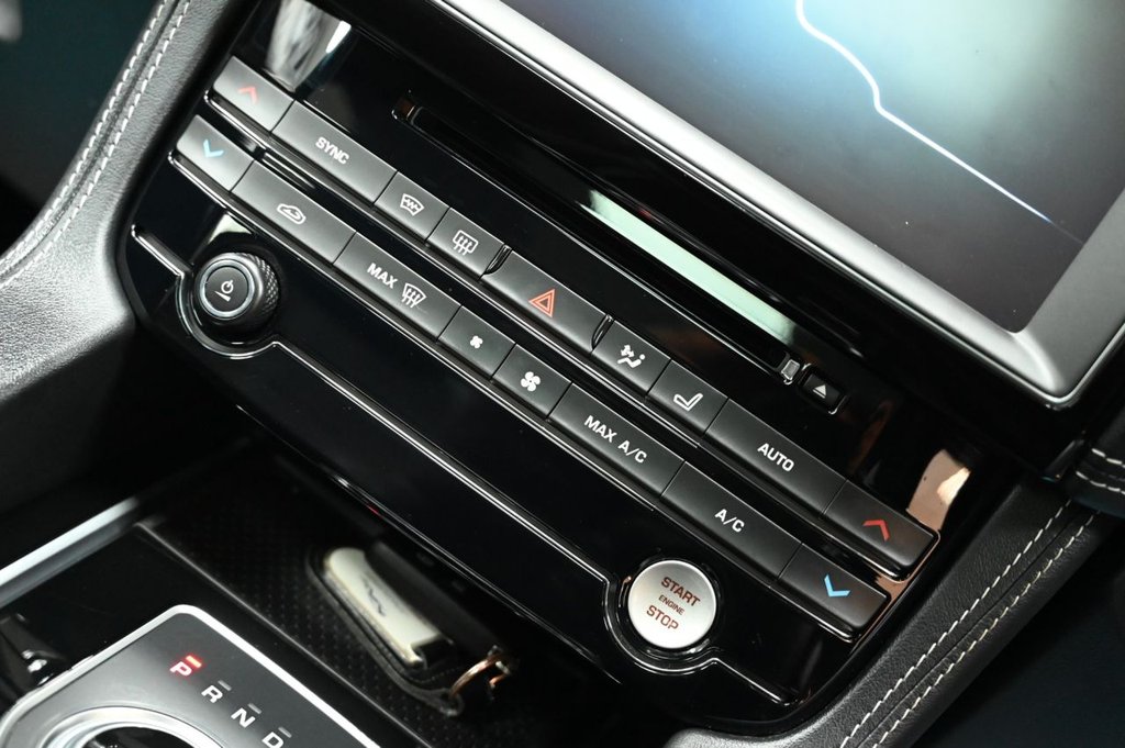 Used Jaguar F-Pace 2018 for sale - 77719658: Photo 36