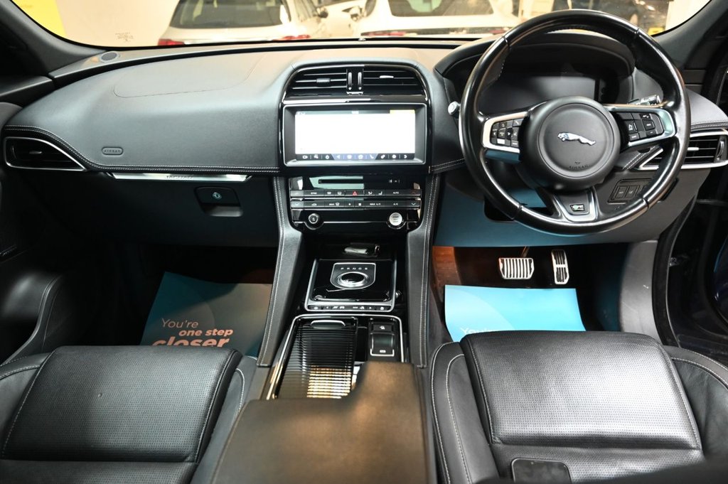 Used Jaguar F-Pace 2018 for sale - 77719658: Photo 4