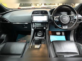 Used Jaguar F-Pace 2018 for sale - 77719658: Photo