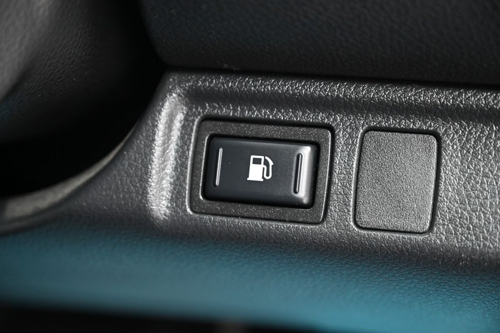 Used Nissan Navara 2018 for sale - 77239379: Photo 27