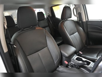 Used Nissan Navara 2018 for sale - 77239379: Photo