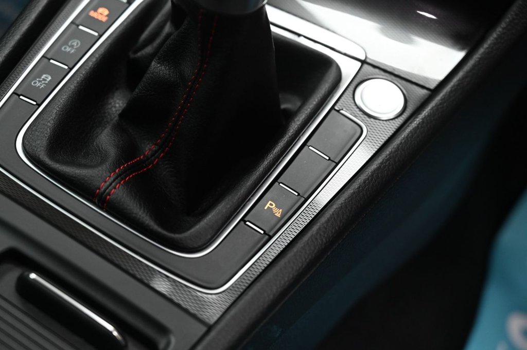 Used Volkswagen Golf 2016 for sale - 76586672: Photo 17