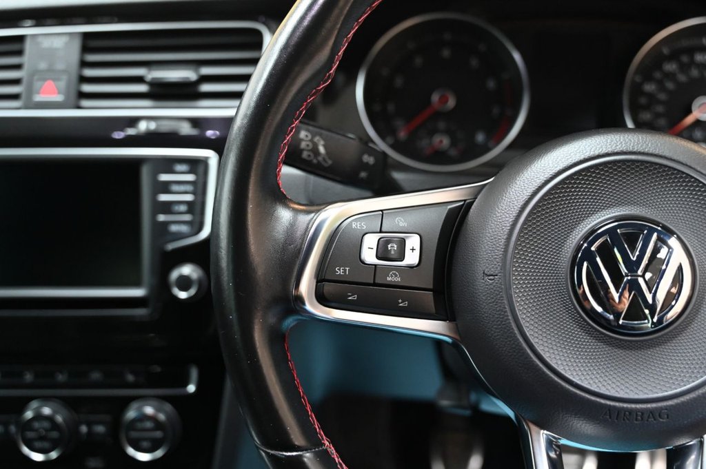 Used Volkswagen Golf 2016 for sale - 76586672: Photo 22