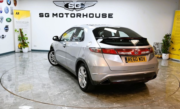 Used Honda Civic 2010 for sale - 76261355: Photo 2