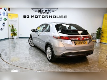 Used Honda Civic 2010 for sale - 76261355: Photo 2