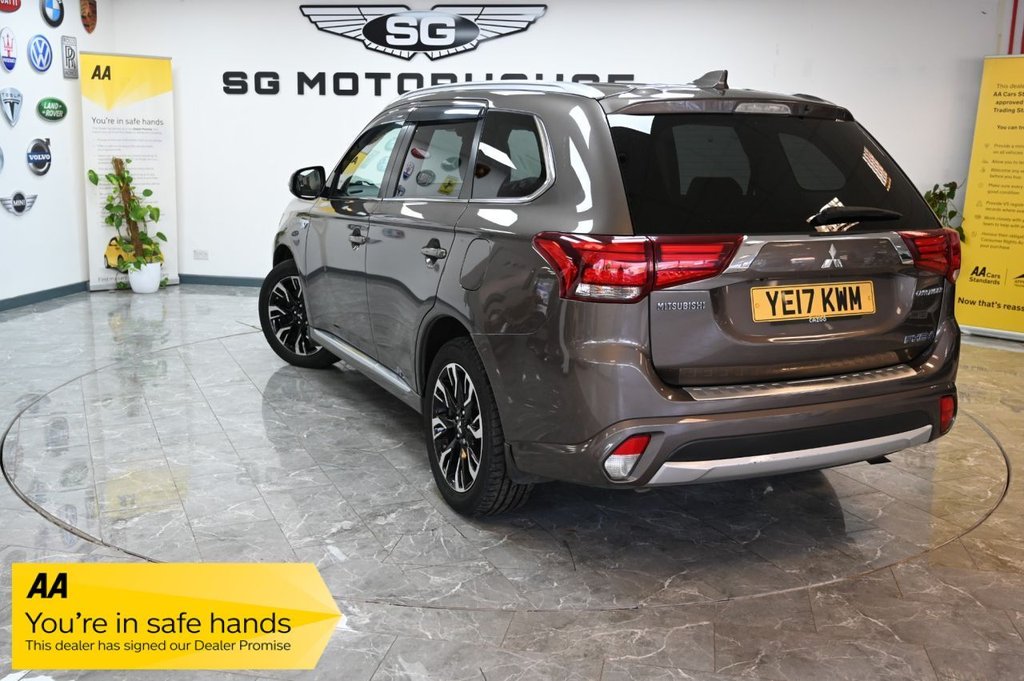 Used Mitsubishi Outlander 2017 for sale - 76482106: Photo 2