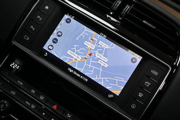 Used Jaguar XE 2017 for sale - 76313137: Photo 13