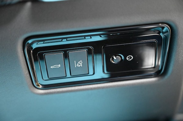 Used Jaguar XE 2017 for sale - 76313137: Photo 20