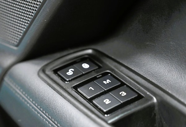 Used Jaguar XE 2017 for sale - 76313137: Photo 22
