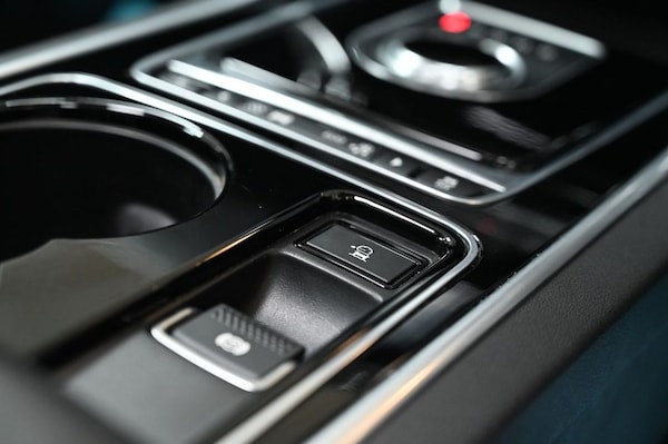 Used Jaguar XE 2017 for sale - 76313137: Photo 29