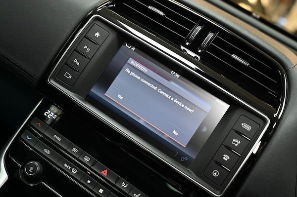 Used Jaguar XE 2017 for sale - 76313137: Photo 32