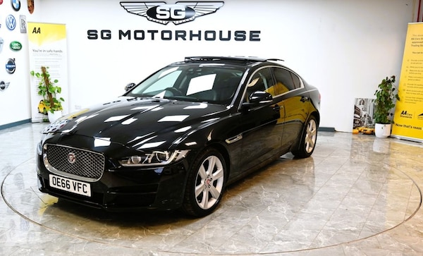 Used Jaguar XE 2017 for sale - 76313137: Photo 37