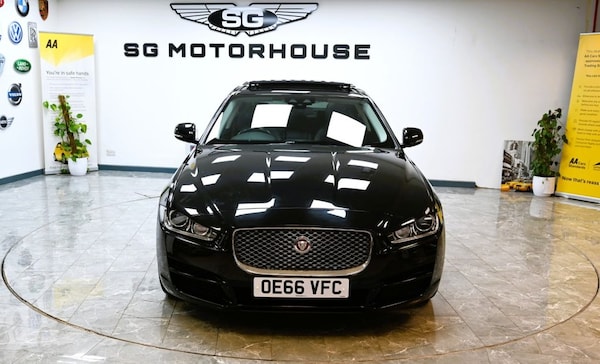 Used Jaguar XE 2017 for sale - 76313137: Photo 8