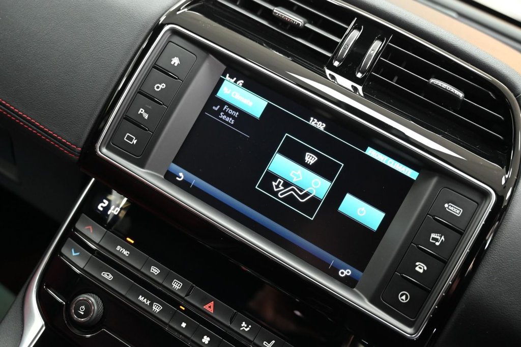 Used Jaguar XE 2018 for sale - 78036464: Photo 33