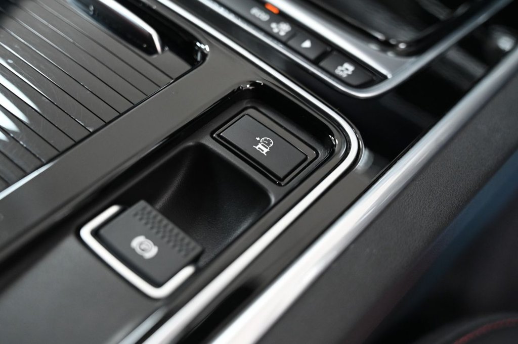 Used Jaguar XE 2018 for sale - 78036464: Photo 34