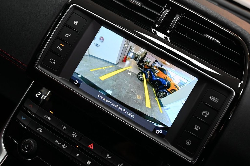 Used Jaguar XE 2018 for sale - 78036464: Photo 6