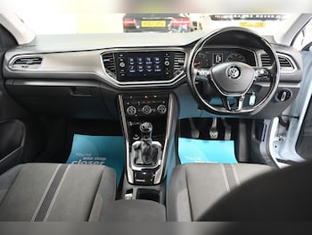 Used Volkswagen T-Roc 2018 for sale - 79226803: Photo