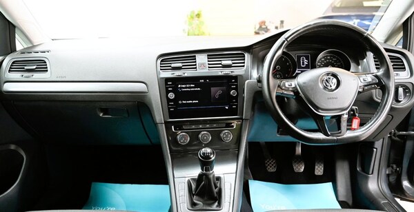 Used Volkswagen Golf 2017 for sale - 76139881: Photo 3