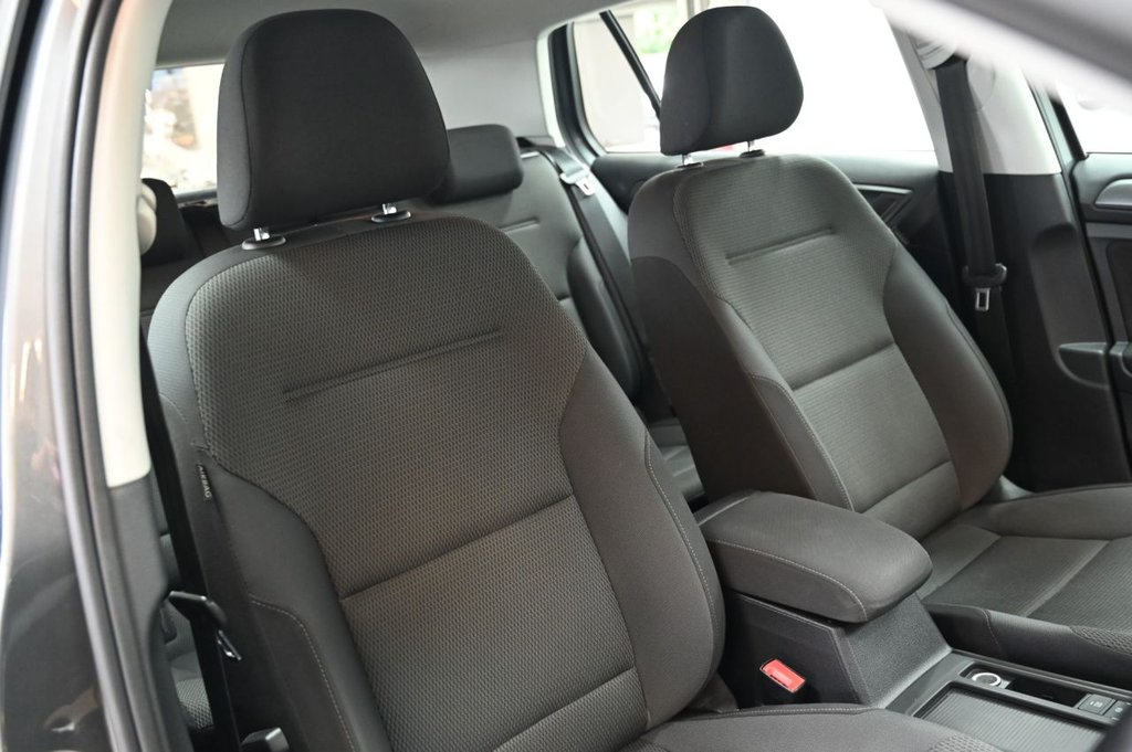 Used Volkswagen Golf 2017 for sale - 76139881: Photo 4