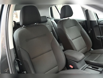 Used Volkswagen Golf 2017 for sale - 76139881: Photo 4