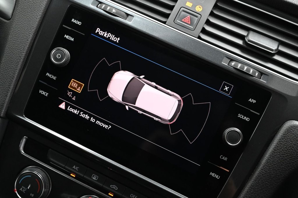 Used Volkswagen Golf 2017 for sale - 76139881: Photo 5