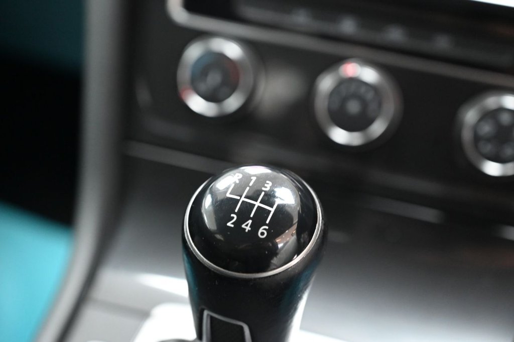 Used Volkswagen Golf 2017 for sale - 76139881: Photo 6