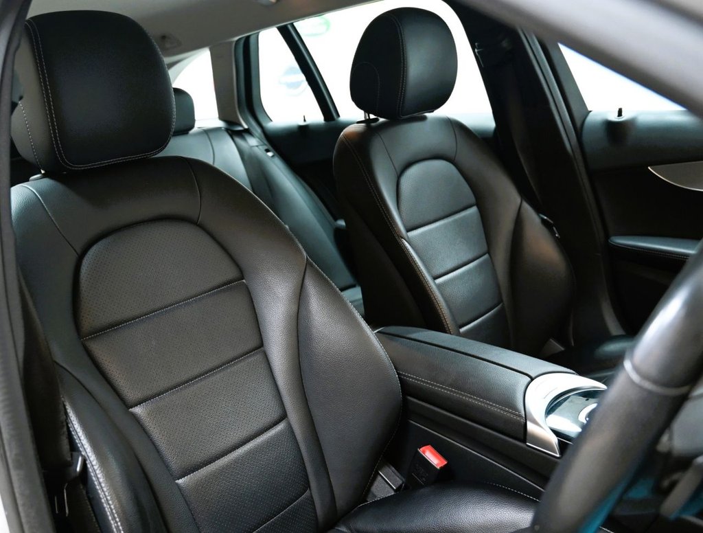 Used Mercedes-Benz C Class 2017 for sale - 77250156: Photo 4