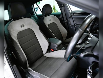 Used Volkswagen Golf 2017 for sale - 78414040: Photo