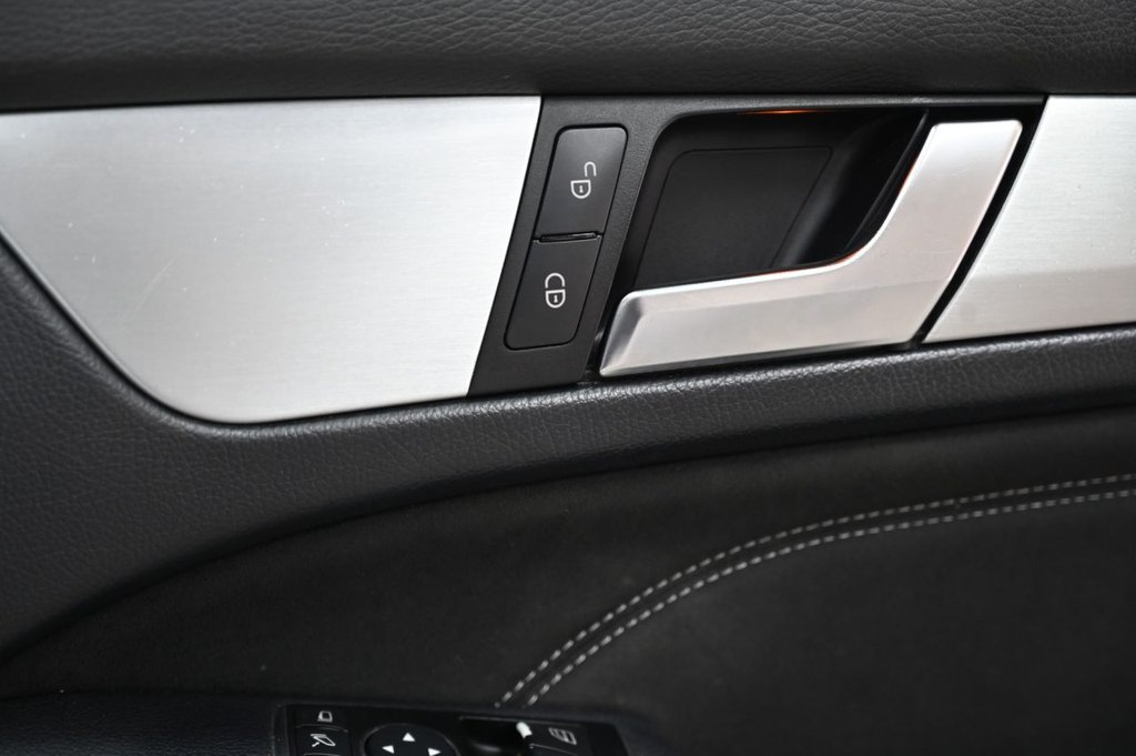 Used Mercedes-Benz C Class 2015 for sale - 77884941: Photo 35