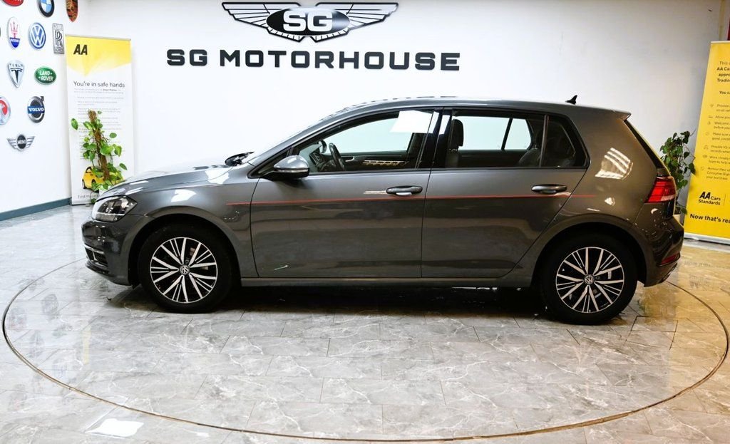 Used Volkswagen Golf 2018 for sale - 76459323: Photo 9