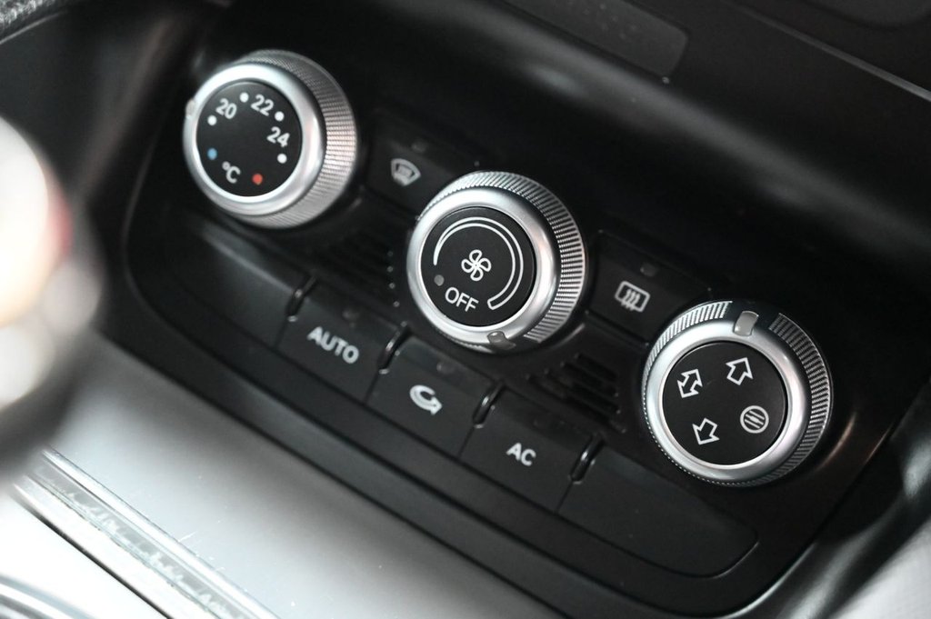 Used Audi TT 2010 for sale - 77621232: Photo 18