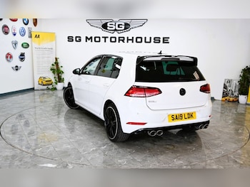 Used Volkswagen Golf 2019 for sale - 78220811: Photo