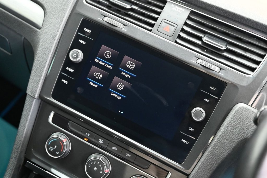 Used Volkswagen Golf 2019 for sale - 78220811: Photo 32