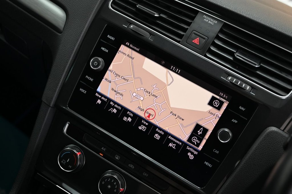 Used Volkswagen Golf 2019 for sale - 78220811: Photo 5