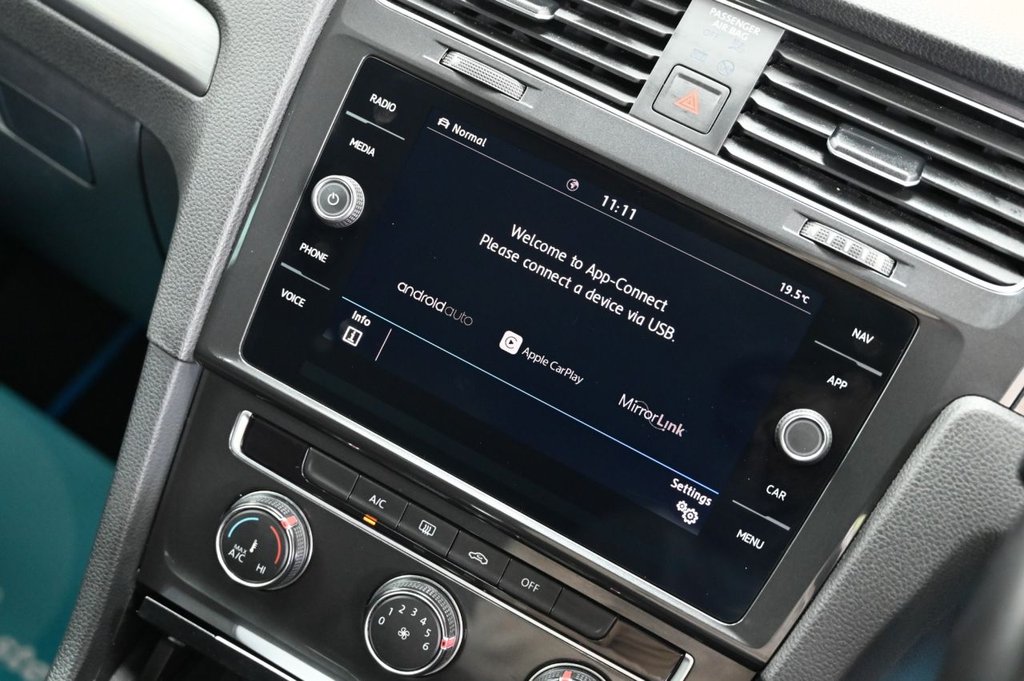 Used Volkswagen Golf 2019 for sale - 78220811: Photo 6