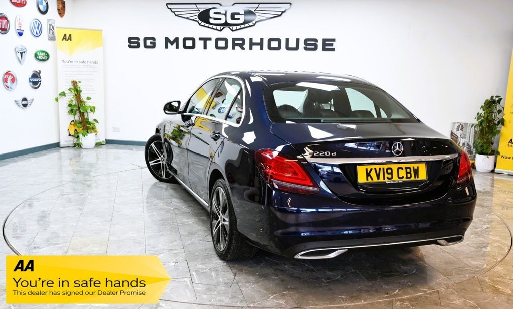 Used Mercedes-Benz C Class 2019 for sale - 76977497: Photo 2