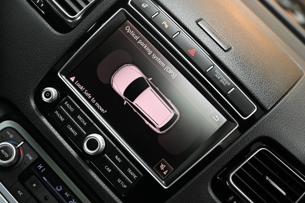 Used Volkswagen Touareg 2015 for sale - 77307388: Photo 14