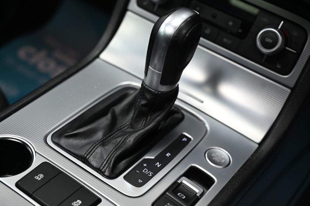 Used Volkswagen Touareg 2015 for sale - 77307388: Photo 15