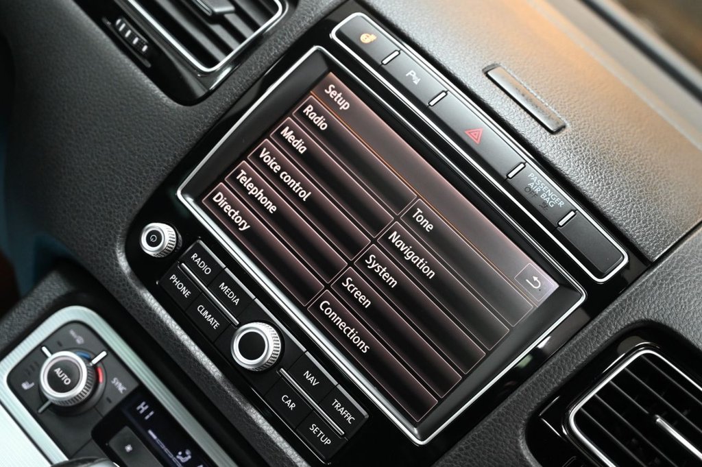 Used Volkswagen Touareg 2015 for sale - 77307388: Photo 29