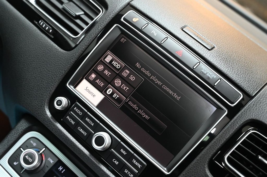 Used Volkswagen Touareg 2015 for sale - 77307388: Photo 31