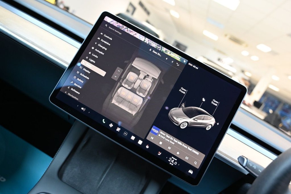 Used Tesla Model 3 2021 for sale - 76914823: Photo 25