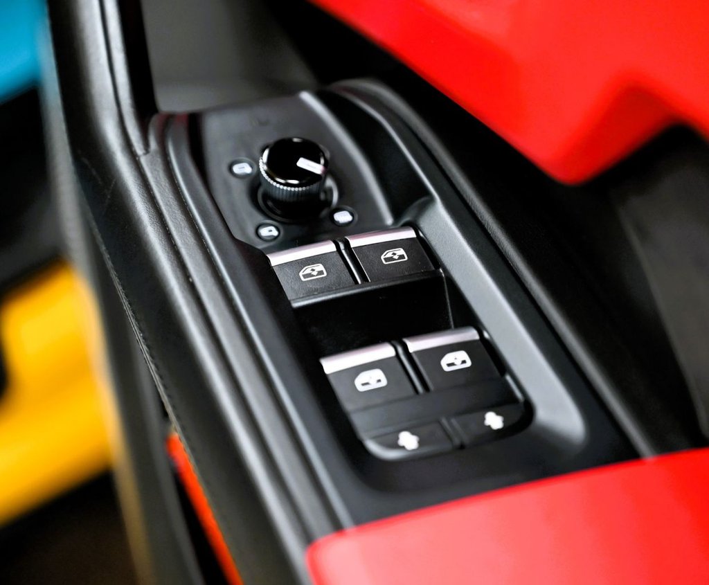 Used Lamborghini Urus 2019 for sale - 77792507: Photo 32